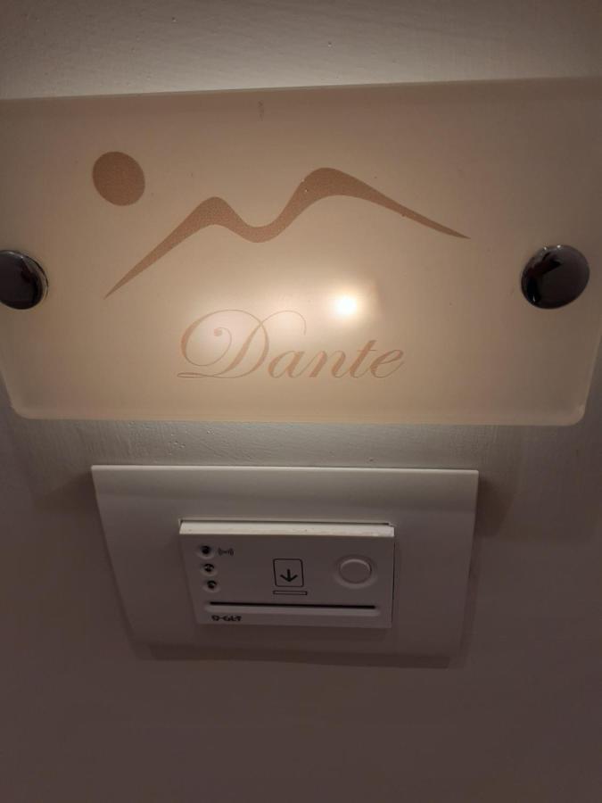 ホテル Dante Relais ナポリ エクステリア 写真